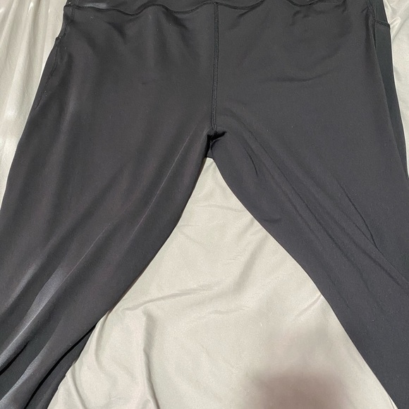 Leggings with side pockets and bottom ruching - Picture 11 of 12